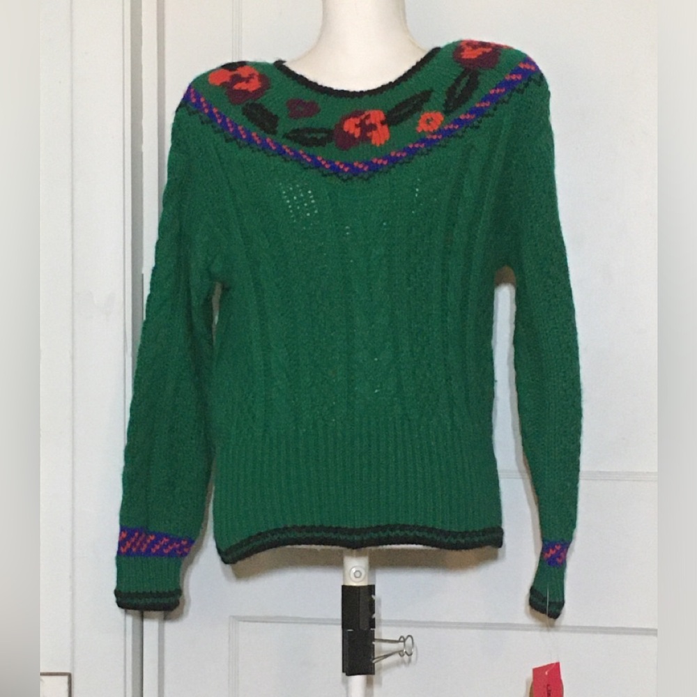 Liz Clairborne Green Cable Knit Sweater with Floral Accents